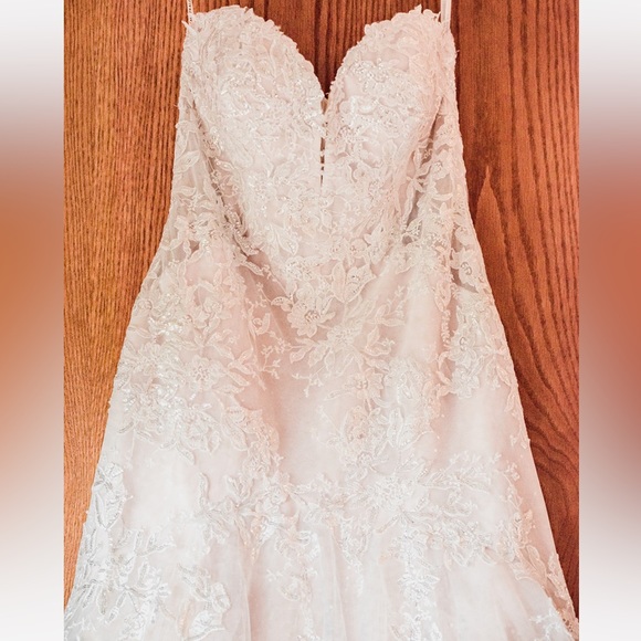 Wedding Dress *Altered* Essence of Australia Fit & Flare/Mermaid size 14 - Picture 6 of 7